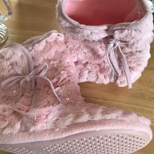 New pink slipper booties